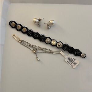 Elegant Black and Gold Bracelet